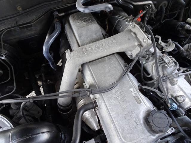 ランドクルーザー８０ ＶＸリミテッド　ＨＤＪ８１Ｖ　ＥＧＲレス　後期型ディーゼルターボ　フロント６０フェイス換装　ナロー換装　リア背面レス　クラシックカスタム　シートカバー　ナルディーステアリング　ノーマル車高　全塗装ツートンカラー（23枚目）