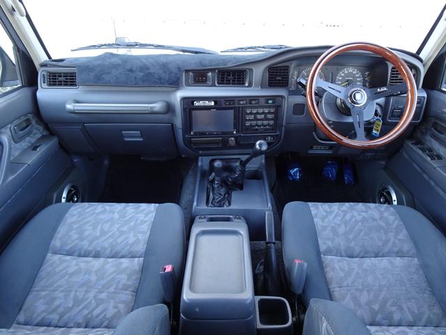 ランドクルーザー80 GX HZJ81V 後期型純正ナロー リア観音ドア グレーメタリック 輸出仕様 5速マニュアル パートタイム4WD 3インチリフトUP PW集中ドアロック 前後バンパーサイドSラプターライナー新品255MT(3枚目)