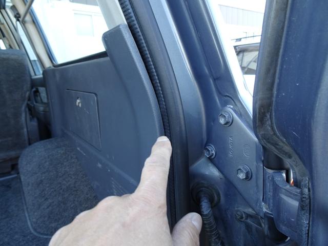 ランドクルーザー80 GX HZJ81V 後期型純正ナロー リア観音ドア グレーメタリック 輸出仕様 5速マニュアル パートタイム4WD 3インチリフトUP PW集中ドアロック 前後バンパーサイドSラプターライナー新品255MT(15枚目)