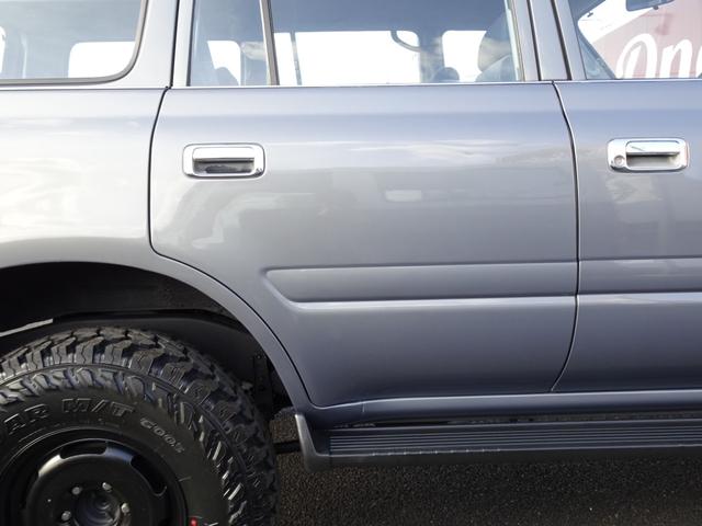 ランドクルーザー80 GX HZJ81V 後期型純正ナロー リア観音ドア グレーメタリック 輸出仕様 5速マニュアル パートタイム4WD 3インチリフトUP PW集中ドアロック 前後バンパーサイドSラプターライナー新品255MT(61枚目)