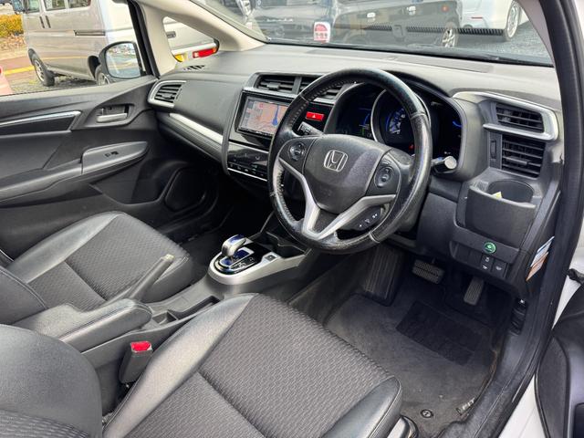 フィットハイブリッド Ｌパッケージ（4枚目）