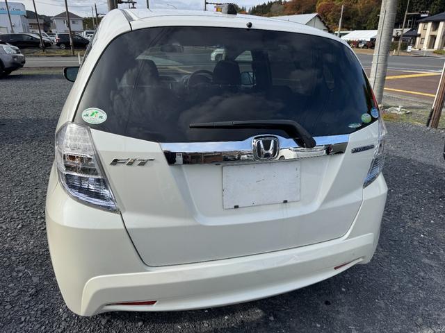 フィットハイブリッド ナビプレミアムセレクション(4枚目)