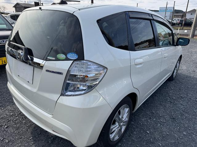 フィットハイブリッド ナビプレミアムセレクション(9枚目)