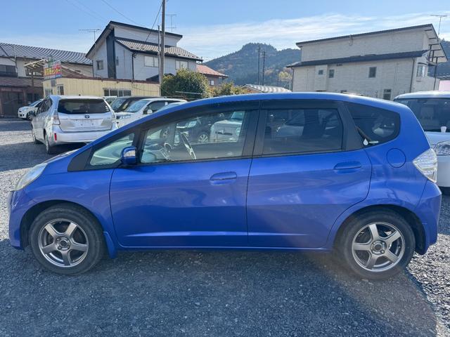 フィットハイブリッド ベースグレード（6枚目）