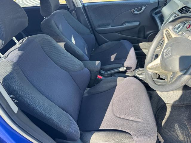 フィットハイブリッド ベースグレード（16枚目）