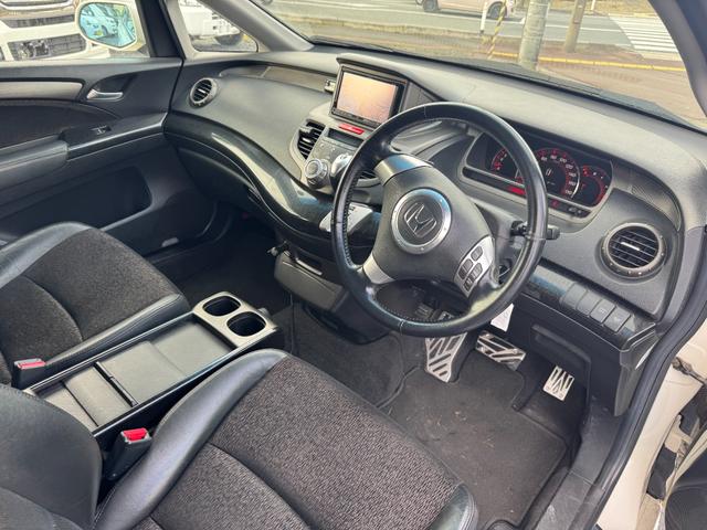 オデッセイ アブソルート(15枚目)