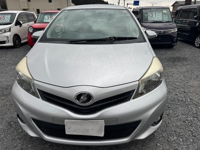 ヴィッツ F(4枚目)