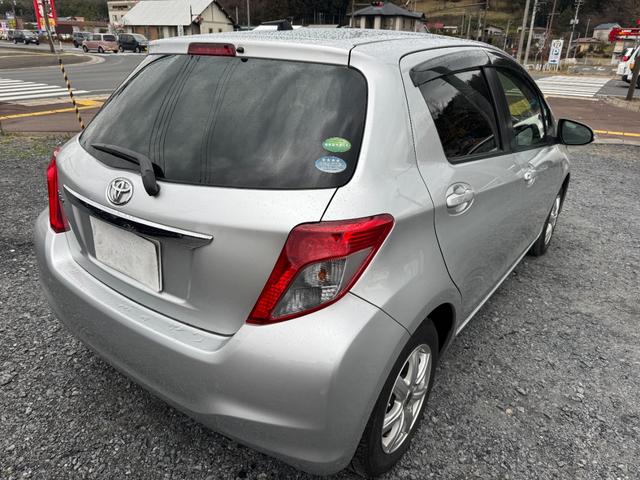 ヴィッツ F(5枚目)