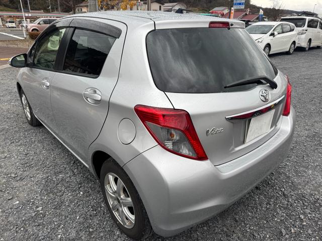 ヴィッツ F(9枚目)