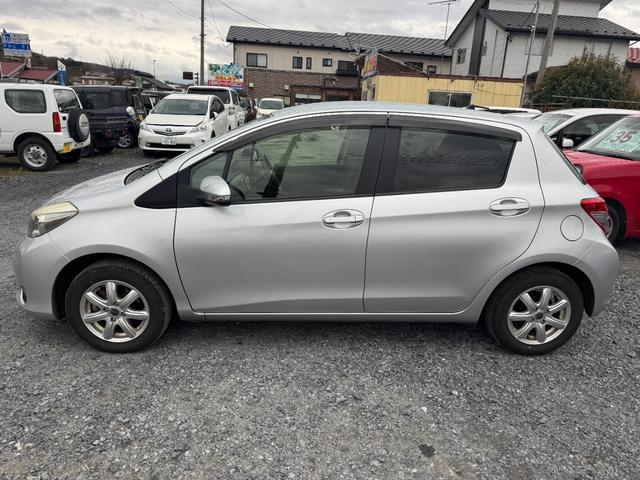 ヴィッツ F(10枚目)