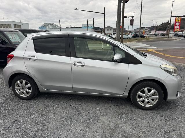 ヴィッツ F(11枚目)