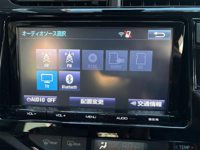 アクア Ｓ　ＥＴＣ　カメラ　純正９型ナビ　ＴＶ・ＣＤ・ＤＶＤ　新品タイヤ　衝突被害軽減システム　オートマチックハイビーム　スマートキー　　電動格納ミラー　ＣＶＴ　衝突安全ボディ　記録簿　取扱説明書　ＡＢＳ　ＥＳＣ（16枚目）