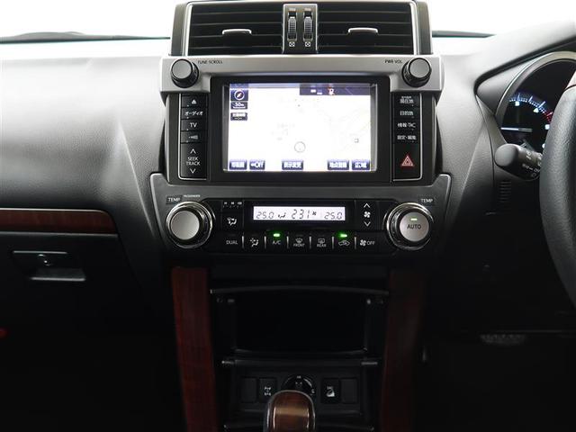 TX Lパッケージ 革シート 4WD フルセグ DVD再生 ミュージックプレイヤー接続可 バックカメラ ETC LEDヘッドランプ 乗車定員7人 3列シート ワンオーナー フルエアロ 記録簿 ディーゼル(4枚目)