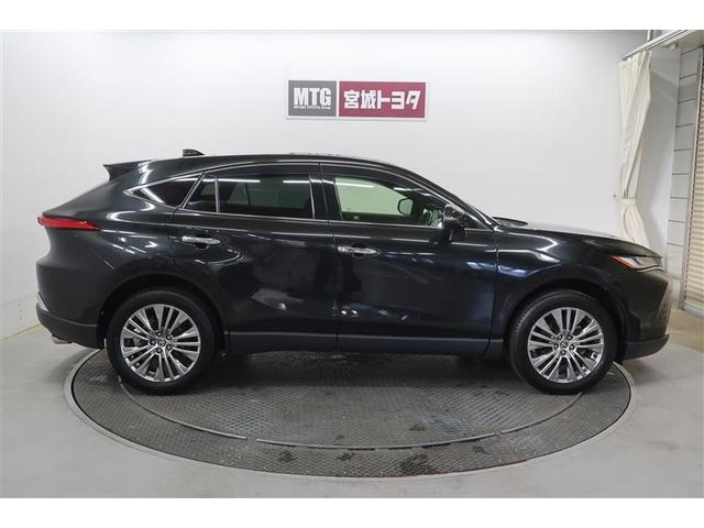 ハリアー Z レザーパッケージ 革シート サンルーフ フルセグ メモリーナビ ミュージックプレイヤー接続可 バックカメラ 衝突被害軽減システム ETC ドラレコ LEDヘッドランプ ワンオーナー 記録簿(9枚目)