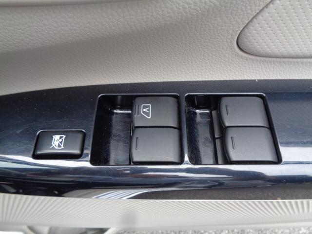 デイズ Ｊ　衝突被害軽減システム　キーレスエントリー　電動格納ミラー　ベンチシート　ＣＶＴ　ＡＢＳ　ＥＳＣ　ＣＤ　ミュージックプレイヤー接続可　衝突安全ボディ　エアコン　パワーステアリング　パワーウィンドウ（8枚目）