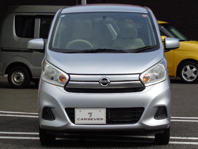 デイズ Ｊ　衝突被害軽減システム　キーレスエントリー　電動格納ミラー　ベンチシート　ＣＶＴ　ＡＢＳ　ＥＳＣ　ＣＤ　ミュージックプレイヤー接続可　衝突安全ボディ　エアコン　パワーステアリング　パワーウィンドウ（12枚目）