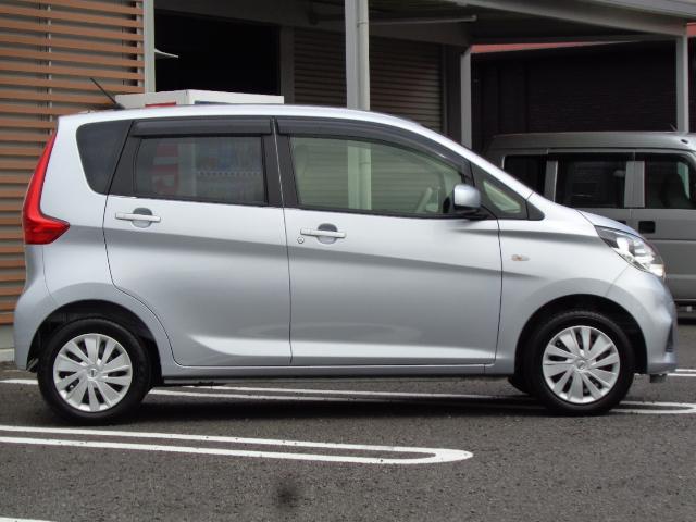 デイズ Ｊ　衝突被害軽減システム　キーレスエントリー　電動格納ミラー　ベンチシート　ＣＶＴ　ＡＢＳ　ＥＳＣ　ＣＤ　ミュージックプレイヤー接続可　衝突安全ボディ　エアコン　パワーステアリング　パワーウィンドウ（14枚目）