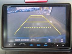 バックカメラも付いています。駐車の時に便利なのはもちろんの事、後方死角にいる子供たちに気が付くことができるので安心安全ですね 6
