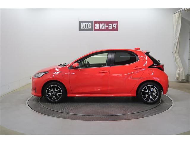 ヤリス ハイブリッドＺ　メモリーナビ　ミュージックプレイヤー接続可　バックカメラ　衝突被害軽減システム　ＬＥＤヘッドランプ　ワンオーナー　記録簿（8枚目）