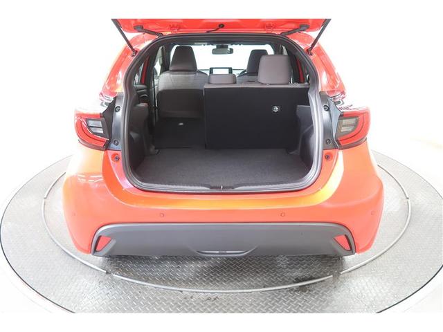 ヤリス ハイブリッドＺ　メモリーナビ　ミュージックプレイヤー接続可　バックカメラ　衝突被害軽減システム　ＬＥＤヘッドランプ　ワンオーナー　記録簿（28枚目）