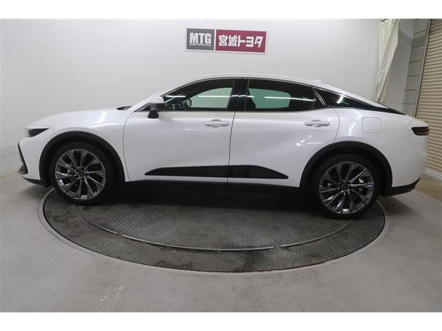 クラウンクロスオーバー Ｇアドバンスド・レザーパッケージ　革シート　４ＷＤ　フルセグ　メモリーナビ　ミュージックプレイヤー接続可　バックカメラ　衝突被害軽減システム　ＥＴＣ　ドラレコ　ＬＥＤヘッドランプ　ワンオーナー　記録簿（9枚目）