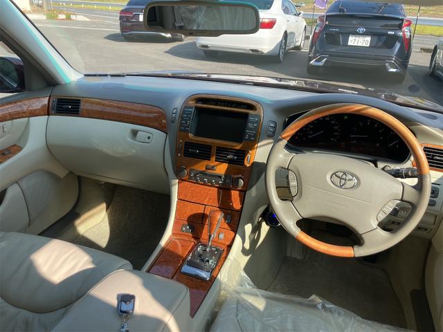 セルシオ ｅＲ仕様　マルチ　サンルーフ　革シート　ＯＺオペラ１９ＡＷ　社外車検対応マフラー　社外ＫＡＺＳＵＳエアサス　オートクルーズコントロール　ナビ　ＨＩＤ　スマートキー　盗難防止システム（2枚目）