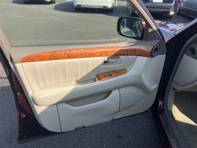 セルシオ ｅＲ仕様　マルチ　サンルーフ　革シート　ＯＺオペラ１９ＡＷ　社外車検対応マフラー　社外ＫＡＺＳＵＳエアサス　オートクルーズコントロール　ナビ　ＨＩＤ　スマートキー　盗難防止システム（46枚目）