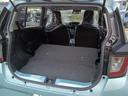 後部座席を倒しますとたくさんの荷物を積めます
