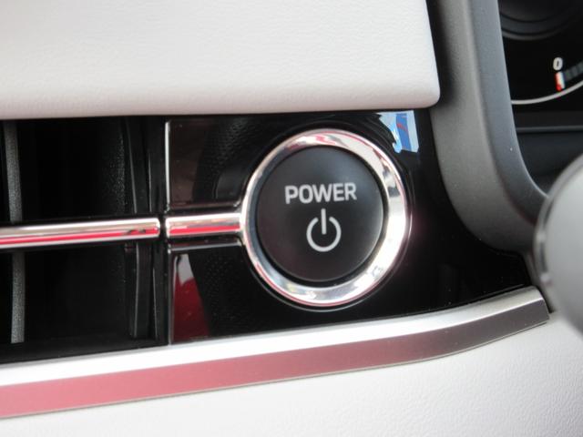 アウトランダーＰＨＥＶ Ｐ　有料色　レザーシート　パワーシート　　テールゲートスポイラー　　純正ナビ　　全周囲カメラ　　ＥＴＣ２．０　マイパイロット　　シートヒーター　電動リヤゲート　フードエンブレム（54枚目）