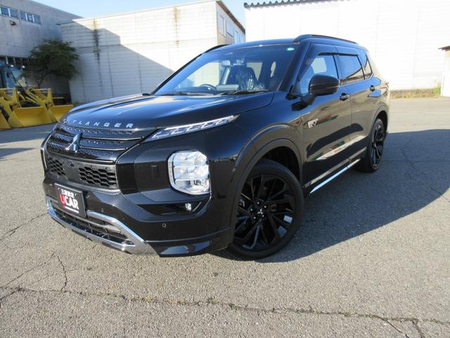 アウトランダーＰＨＥＶ ブラックエディション　４ＷＤ　　純正ナビ　　全周囲モニター　　ＥＴＣ　　電動サンルーフ　　前後ドラレコ　　　社用車アップ（3枚目）