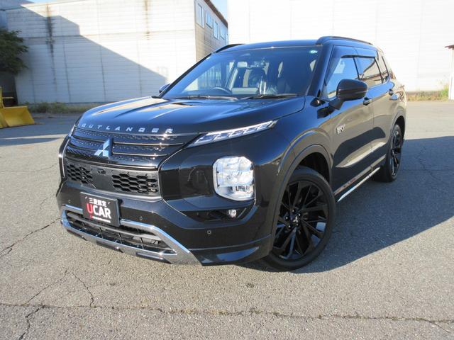アウトランダーＰＨＥＶ ブラックエディション　４ＷＤ　　純正ナビ　　全周囲モニター　　ＥＴＣ　　電動サンルーフ　　前後ドラレコ　　　社用車アップ（4枚目）