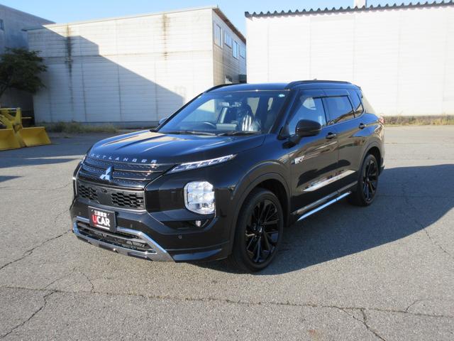 アウトランダーＰＨＥＶ ブラックエディション　４ＷＤ　　純正ナビ　　全周囲モニター　　ＥＴＣ　　電動サンルーフ　　前後ドラレコ　　　社用車アップ（8枚目）