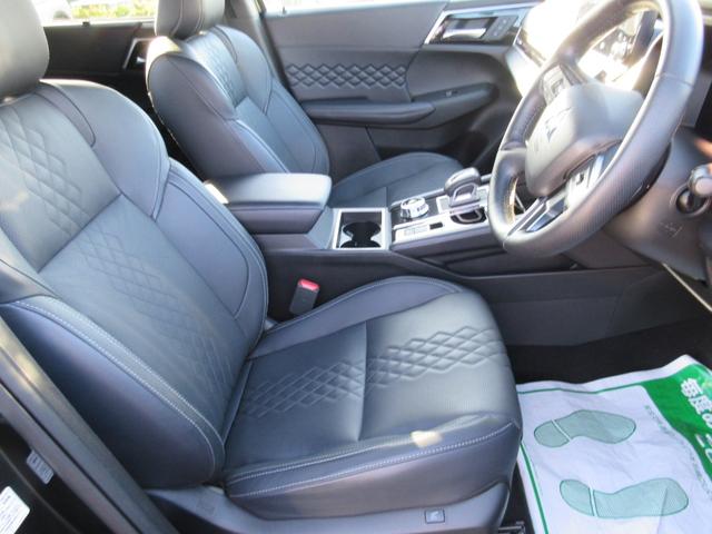 アウトランダーＰＨＥＶ ブラックエディション　４ＷＤ　　純正ナビ　　全周囲モニター　　ＥＴＣ　　電動サンルーフ　　前後ドラレコ　　　社用車アップ（56枚目）