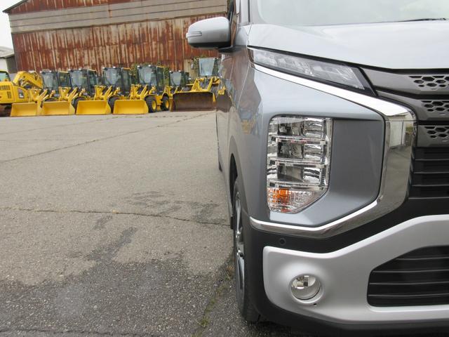 ｅＫクロス Ｇ　プラスエディション　４ＷＤ　　ナビ　　全周囲カメラ　　衝突被害軽減ブレーキ　　プッシュスタート　　ドラレコ　　ＥＴＣ（9枚目）