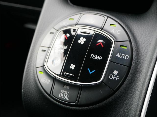 トヨタ ヴォクシー ZS 煌 保証付 禁煙車 両側電動スライドドア トヨタ ヴォクシー ZS 煌 保証付 禁煙車 両側電動スライドドア