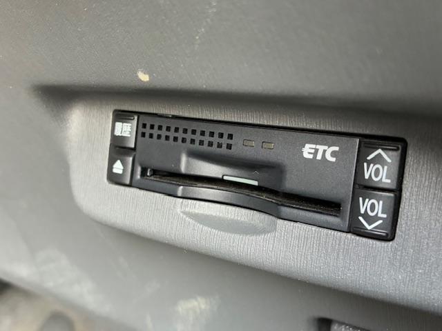 プリウス Ｓ　保証付　禁煙車　純正ナビ　プッシュスタート　スマートキー　ビルトインＥＴＣ　純正１５ＡＷ（11枚目）