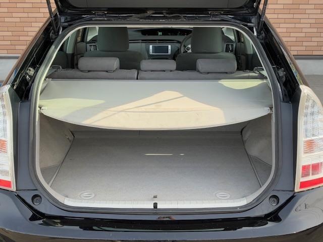 プリウス Ｓ　保証付　禁煙車　純正ナビ　プッシュスタート　スマートキー　ビルトインＥＴＣ　純正１５ＡＷ（30枚目）