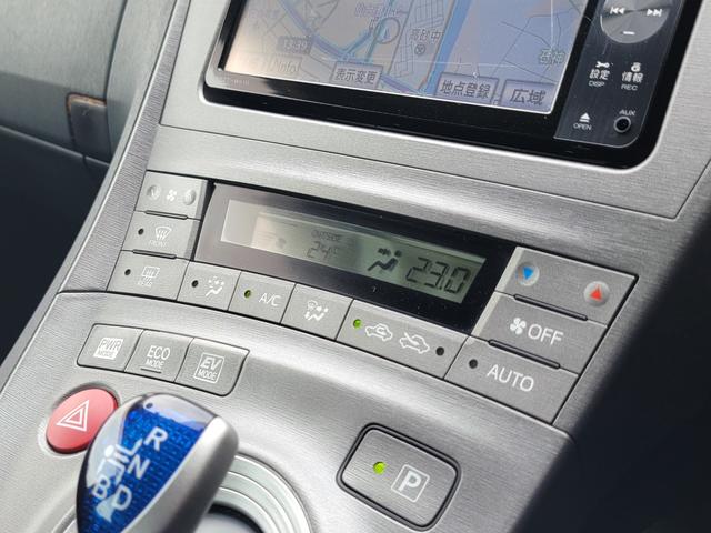 プリウス Ｓ　保証付　禁煙車　後期型　純正ナビ　フルセグＴＶ　Ｂモニター　ビルトインＥＴＣ　ＨＩＤヘッドライト　フロントフォグランプ　オートライト　スマートキー　プッシュスタート　純正１５ＡＷ（15枚目）
