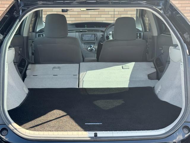 プリウス Ｓツーリングセレクション　保証付　禁煙車　ダウンサス　外品１７ＡＷ　純正ナビ　ＴＶ　Ｂモニター　ＢＴ　モデリスタメッキガーニッシュ　ＬＥＤライト　スマートキー　ＬＥＤフットランプ　ビルトインＥＴＣ＆ＵＳＢポート　寒冷地仕様（33枚目）