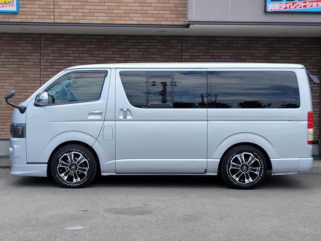 ハイエースバン ロングスーパーＧＬ　保証付　禁煙車　ローダウン　エアロ　外品１７ＡＷ　ホワイトレター　ベッドキット　ＬＥＤヘッド＆フォグ　アルパイン１０型フローティングナビ　デジタルインナーミラー　ＥＴＣ　ガングリップ　木目調インパネ（27枚目）