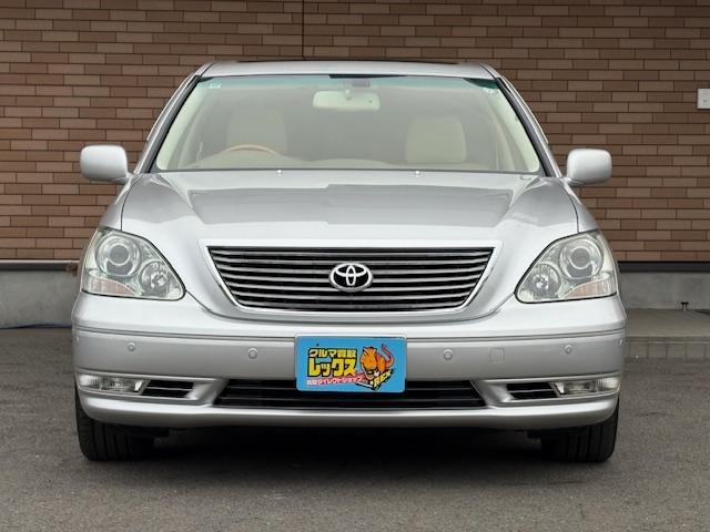 セルシオ eR仕様 保証付 禁煙車 7万km サンルーフ 本革&電動&エアシート メーカーナビ Bモニター クルーズコントロール スマートキー HID オートライト ビルトインETC 外品19インチAW(2枚目)