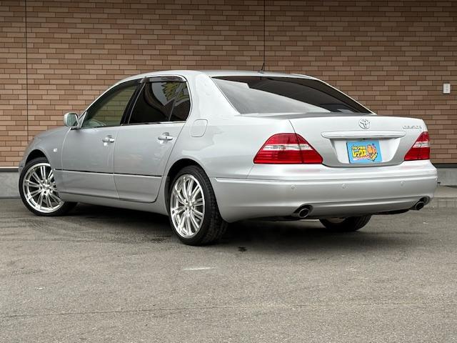 セルシオ eR仕様 保証付 禁煙車 7万km サンルーフ 本革&電動&エアシート メーカーナビ Bモニター クルーズコントロール スマートキー HID オートライト ビルトインETC 外品19インチAW(8枚目)