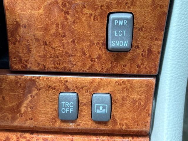 セルシオ eR仕様 保証付 禁煙車 7万km サンルーフ 本革&電動&エアシート メーカーナビ Bモニター クルーズコントロール スマートキー HID オートライト ビルトインETC 外品19インチAW(41枚目)