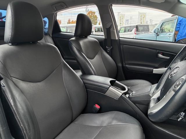 プリウス Ｇツーリングセレクションレザーパッケージ　保証付　禁煙車　純正ナビ　フルセグ　Ｂモニター　Ｂｌｕｅｔｏｏｔｈ　本革シート　ビルトインＥＴＣ　シートヒーター　電動シート　追従型クルコン　ＬＥＤライト　プリクラッシュ　スマートキ―　純正１７ＡＷ（24枚目）