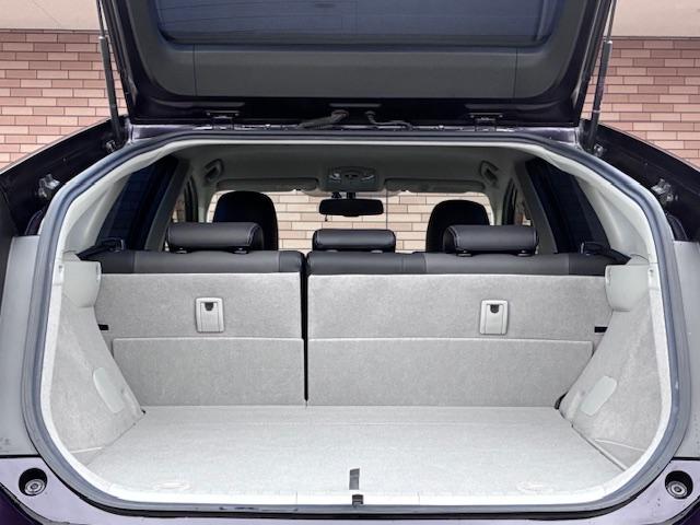 プリウス Ｇツーリングセレクションレザーパッケージ　保証付　禁煙車　純正ナビ　フルセグ　Ｂモニター　Ｂｌｕｅｔｏｏｔｈ　本革シート　ビルトインＥＴＣ　シートヒーター　電動シート　追従型クルコン　ＬＥＤライト　プリクラッシュ　スマートキ―　純正１７ＡＷ（27枚目）