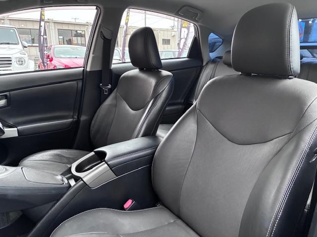 プリウス Ｇツーリングセレクションレザーパッケージ　保証付　禁煙車　純正ナビ　フルセグ　Ｂモニター　Ｂｌｕｅｔｏｏｔｈ　本革シート　ビルトインＥＴＣ　シートヒーター　電動シート　追従型クルコン　ＬＥＤライト　プリクラッシュ　スマートキ―　純正１７ＡＷ（38枚目）