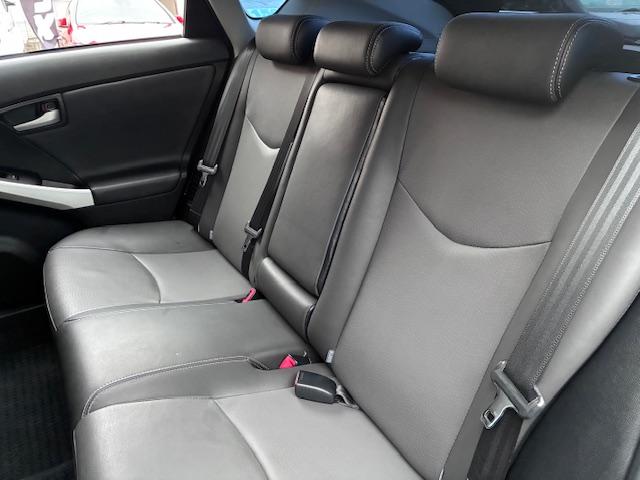 プリウス Ｇツーリングセレクションレザーパッケージ　保証付　禁煙車　純正ナビ　フルセグ　Ｂモニター　Ｂｌｕｅｔｏｏｔｈ　本革シート　ビルトインＥＴＣ　シートヒーター　電動シート　追従型クルコン　ＬＥＤライト　プリクラッシュ　スマートキ―　純正１７ＡＷ（39枚目）