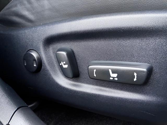 プリウス Ｇツーリングセレクションレザーパッケージ　保証付　禁煙車　純正ナビ　フルセグ　Ｂモニター　Ｂｌｕｅｔｏｏｔｈ　本革シート　ビルトインＥＴＣ　シートヒーター　電動シート　追従型クルコン　ＬＥＤライト　プリクラッシュ　スマートキ―　純正１７ＡＷ（40枚目）