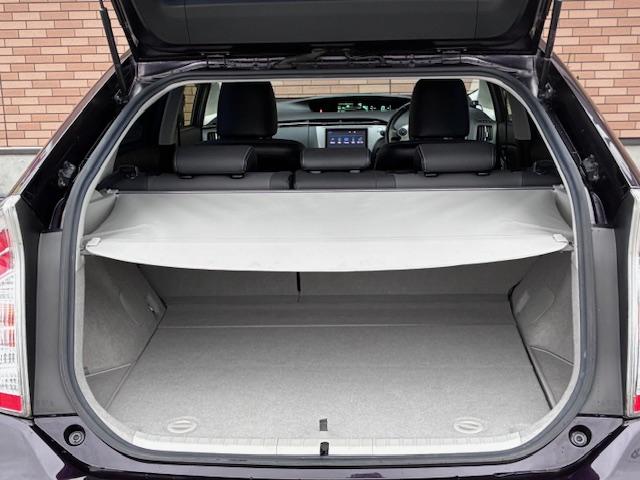 プリウス Ｇツーリングセレクションレザーパッケージ　保証付　禁煙車　純正ナビ　フルセグ　Ｂモニター　Ｂｌｕｅｔｏｏｔｈ　本革シート　ビルトインＥＴＣ　シートヒーター　電動シート　追従型クルコン　ＬＥＤライト　プリクラッシュ　スマートキ―　純正１７ＡＷ（42枚目）