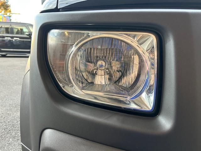 エレメント ベースグレード　保証付　禁煙車　４ＷＤ　外品１９ＡＷ　ホワイトレタータイヤ　フローティングナビ　ＨＩＤライト　観音開き　キーレス（23枚目）